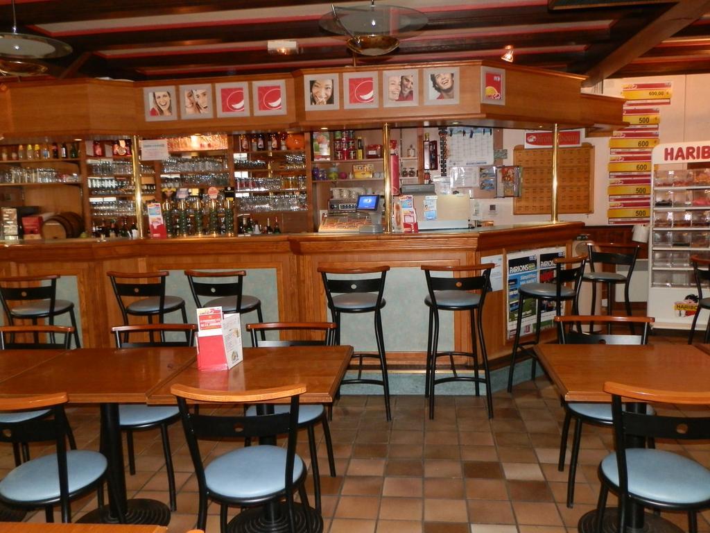 Camping Au pays de Hanau Dossenheim-sur-Zinsel Extérieur photo